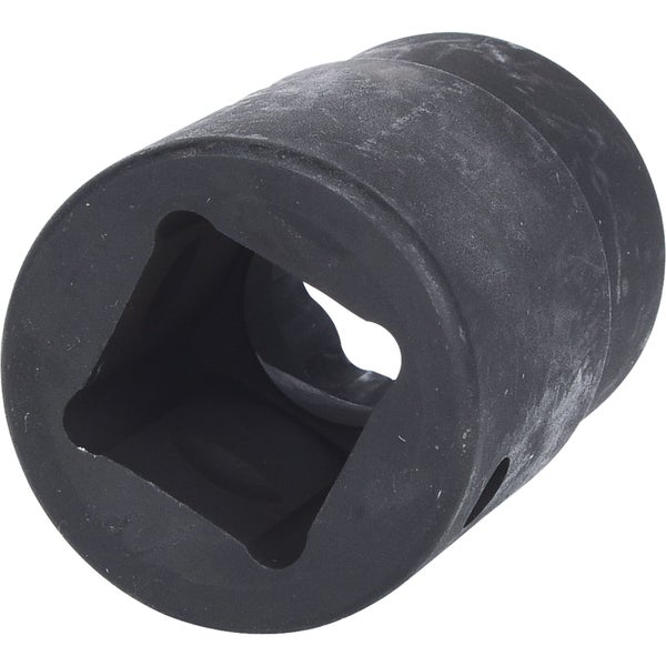 Druckluftschrauber beim Lösen einer Radmutter am Autorad