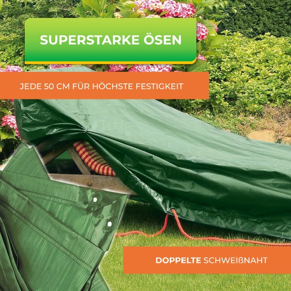 Grüne Schutzhülle für Gartenliegen mit stabilen Ösen alle 50 Zentimeter und doppelter Schweißnaht für hohe Festigkeit.