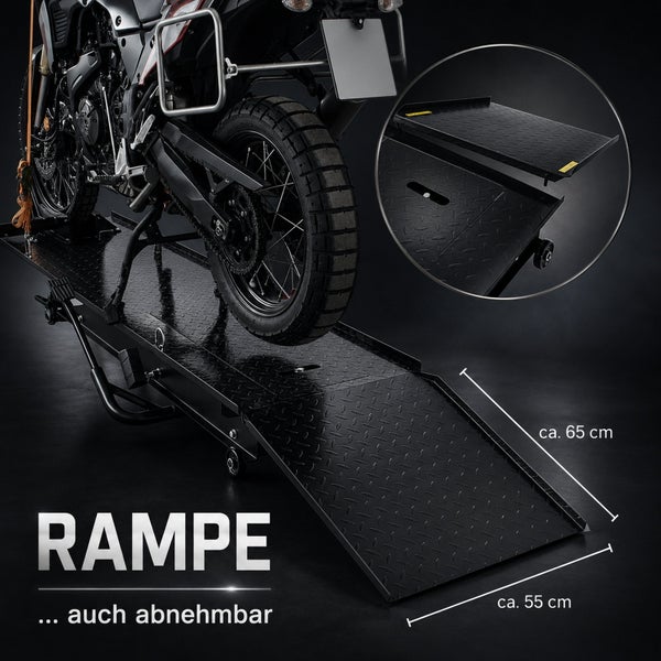 Motorradhebebühne mit abnehmbarer Auffahrrampe aus Riffelblech, Maße circa 65 Zentimeter mal 55 Zentimeter.
