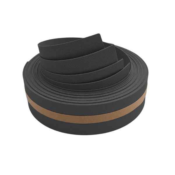 Kantenschutzprofil aufgerollt mit Klebestreifen