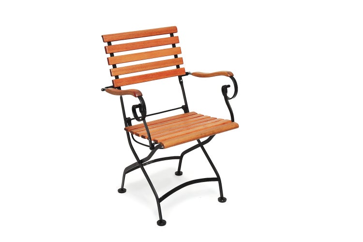 Gartenstuhl mit Armlehne und Holzlatten