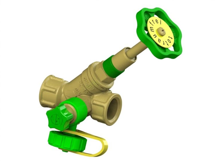 Freistromventil aus Messing mit Entleerungsventil und grünem Handrad, totraumfrei.