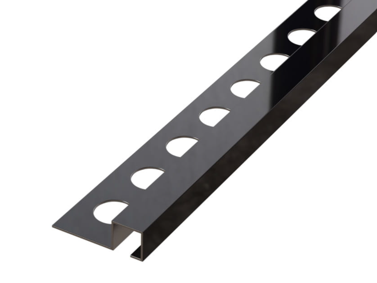Fliesenschiene aus Metall mit Löchern