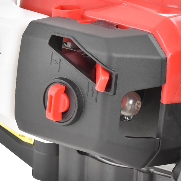 Nahaufnahme der Bedienelemente eines Motorgeräts