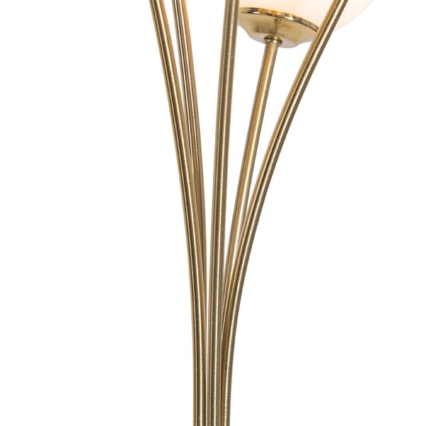 Detailansicht einer Stehlampe mit mehreren Armen und Lampenschirmen