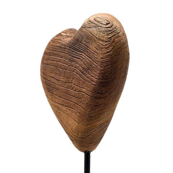 Dekorative Holzherzfigur auf Ständer für Inneneinrichtung