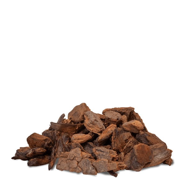 Zweistufige Deckenleuchte mit braunem Stoffschirm in Jute-Optik an einer hellen Decke mit warmem Lichtschein.