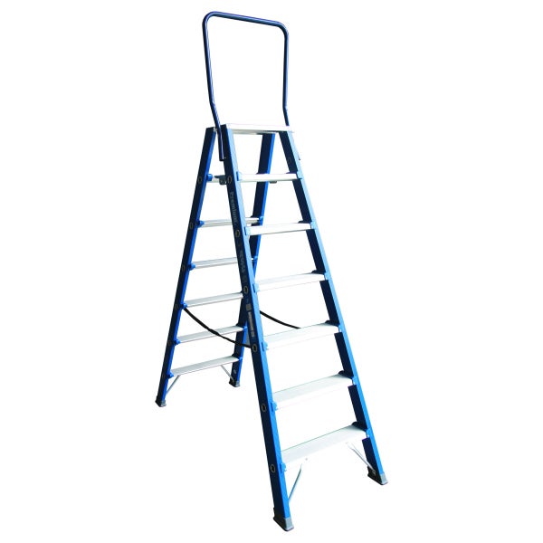 Stehleiter mit sieben Stufen und Haltebügel