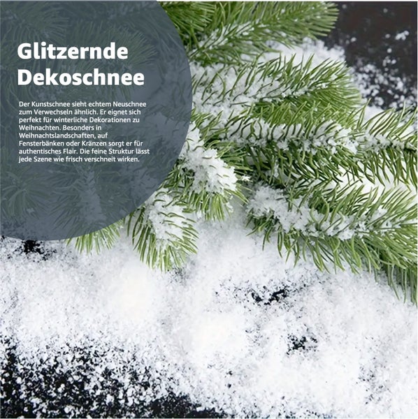 Glitzernder Dekoschnee auf Tannenzweigen