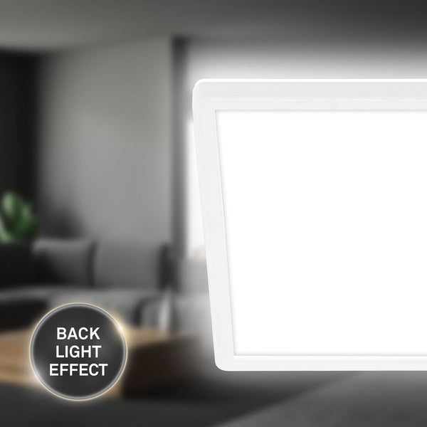 Quadratisches LED-Panel mit Backlight-Effekt für indirektes Licht in einem modern gestalteten Wohnraum.