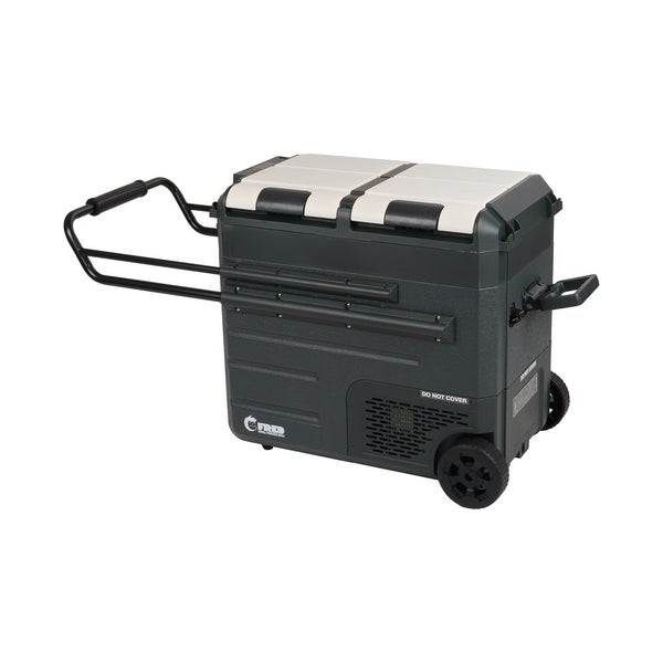 Tragbare elektrische Kühlbox mit Rollen und Griff. Mit FRED Logo, zwei Deckeln und Belüftungsschlitzen.