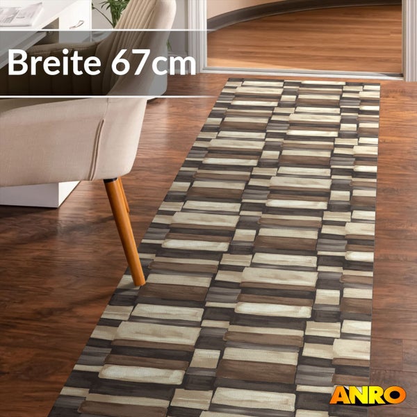 Moderner Teppichläufer mit rechteckigem Muster auf Holzboden neben einem Stuhl, Breite 67 Zentimeter, ANRO Logo.