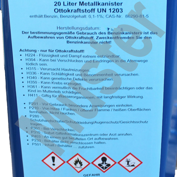 Produktaufkleber auf einem 20 Liter Metallkanister für Ottokraftstoff mit Sicherheitshinweisen und Gefahrensymbolen.