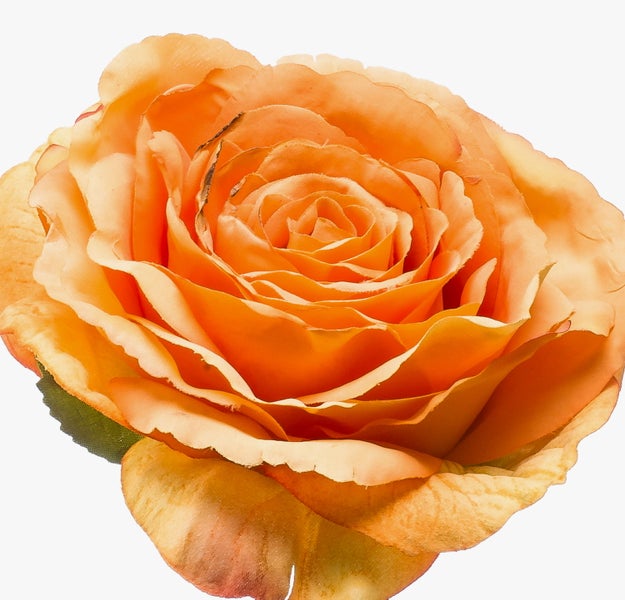 Künstliche orangefarbene Rose mit Blüte, Stiel und grünen Blättern.