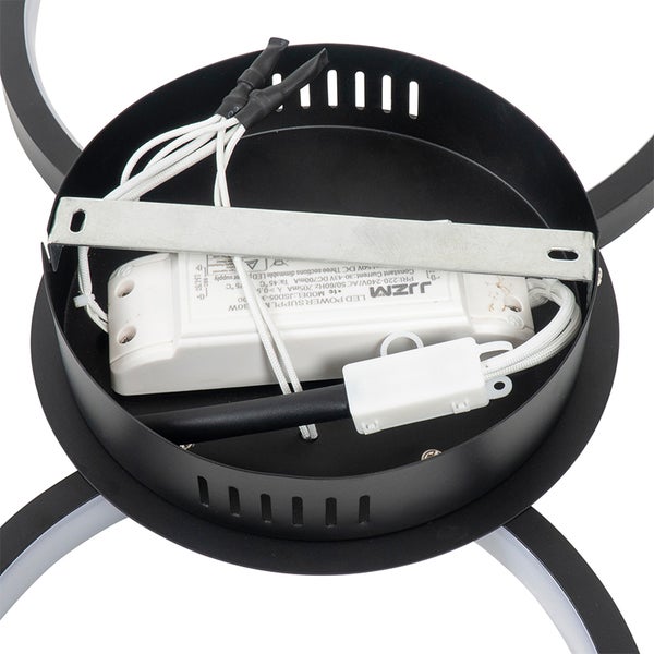 Innenansicht einer LED Deckenleuchte mit elektronischen Bauteilen