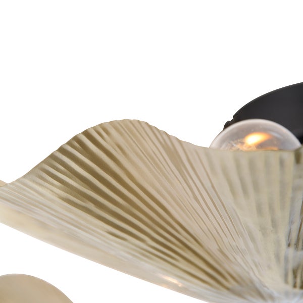 Nahaufnahme einer Deckenleuchte mit schirmartiger Struktur