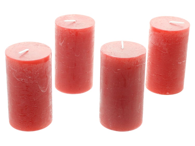 Vier rote Stumpenkerzen
