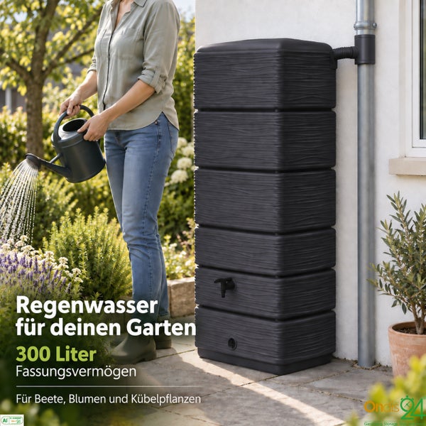 Person gießt Garten mit einer 300 Liter Regentonne, die an ein Fallrohr angeschlossen ist, mit Wasserhahn zur Bewässerung.