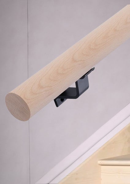 Doppelflügeltor mit horizontalen Lamellen und Dekorelementen