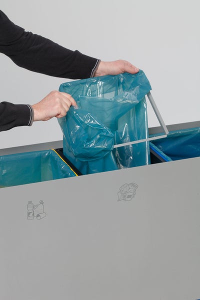 PROREGAL Robuste Wertstoffsammlstation Mit 3 Einsätzen 89 Liter Je Behälter HxBxT 93,3 x 102,7 x 33 cm Verzinkter Stahl Silber
