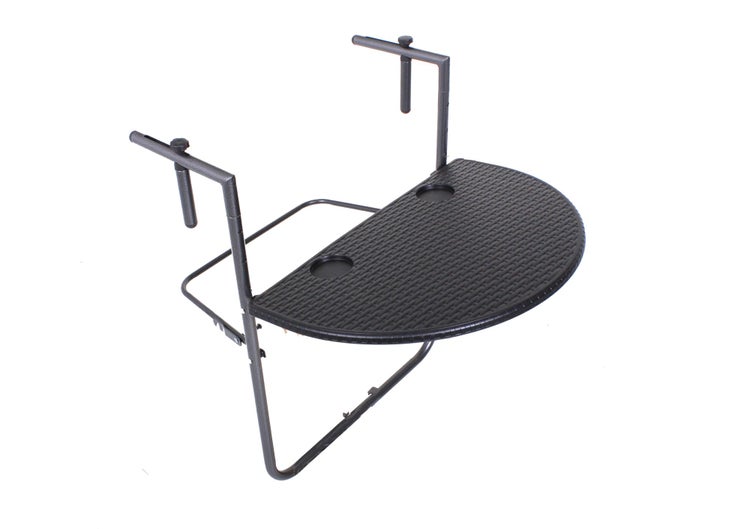 Balkon-Hängetisch aus Metall und Kunststoff in Polyrattan-Optik, halbrund mit zwei Getränkehaltern.