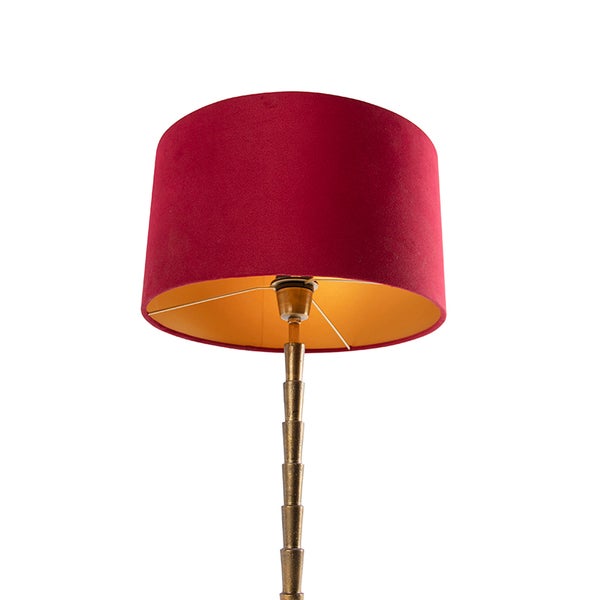 Stehlampe mit Lampenschirm und Metallfuß