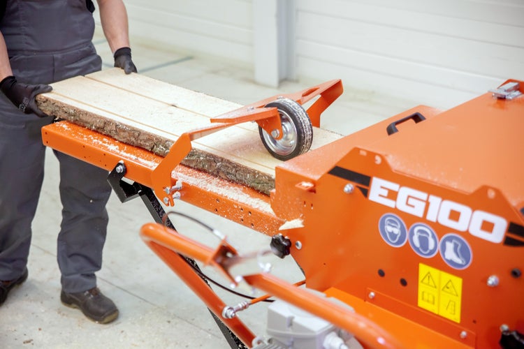 EG100 Doppelbesäumer mit 7,5kW Elektromotor