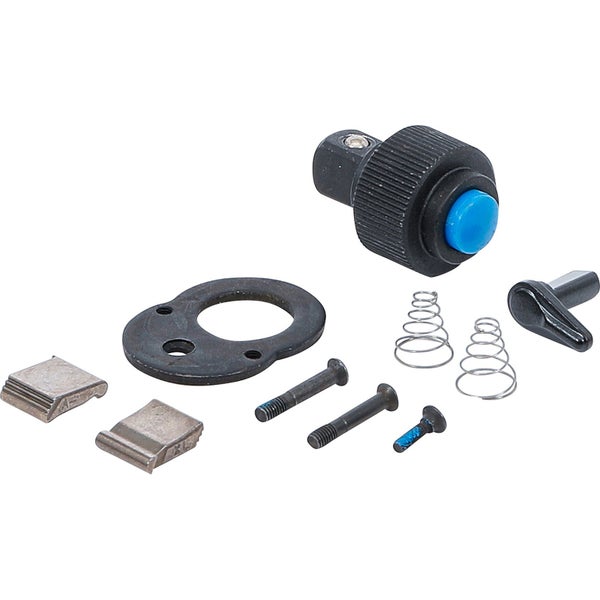 Handwerker bohrt mit einem Akkubohrer in einer Baustelle mit Holzrahmen