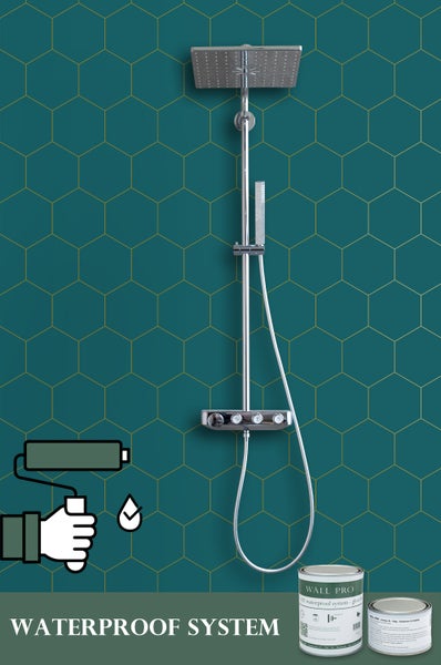 Duscharmatur vor einer Wand mit hexagonalem Muster und eine Dose des WALL PRO wasserdichten Systems.
