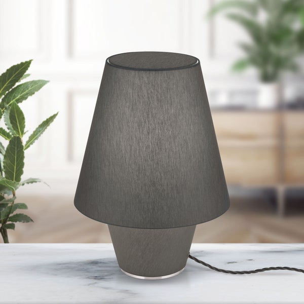 Dekorative Tischleuchte mit Stoffschirm für den Innenbereich