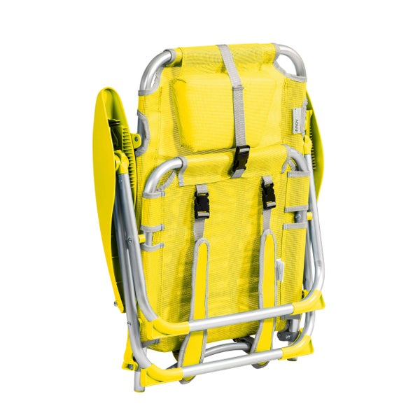 Zusammenklappbarer gelber Strandstuhl mit Aluminiumrahmen, Rucksackgurten und Innovaxe Logo.