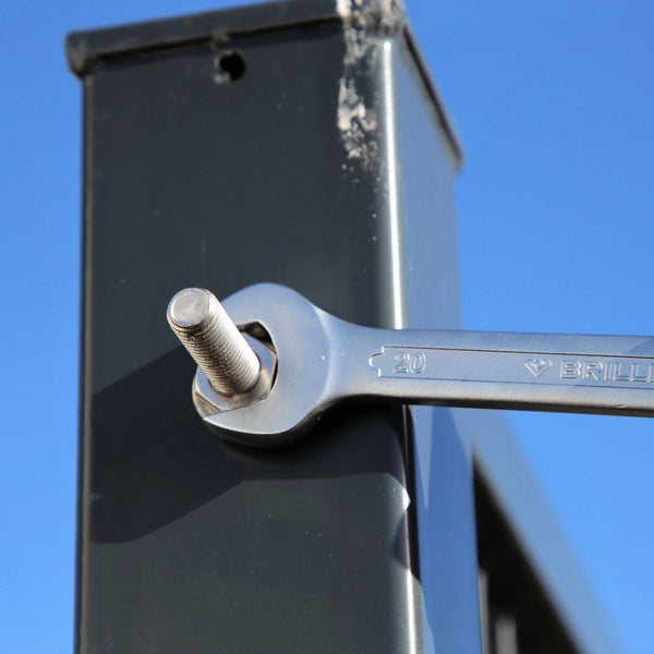 Illustration einer Fugenkratzbürste für Pflastersteine