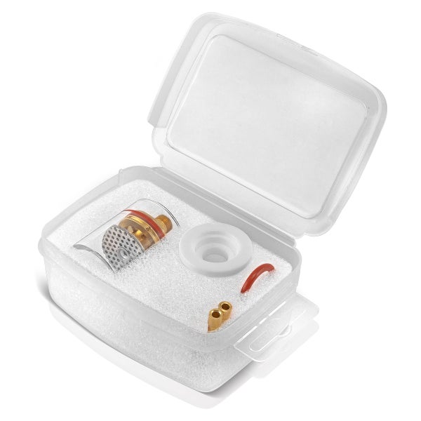 Detailaufnahme einer runden Pendelleuchte mit Lampenschirm und drei Glühbirnen