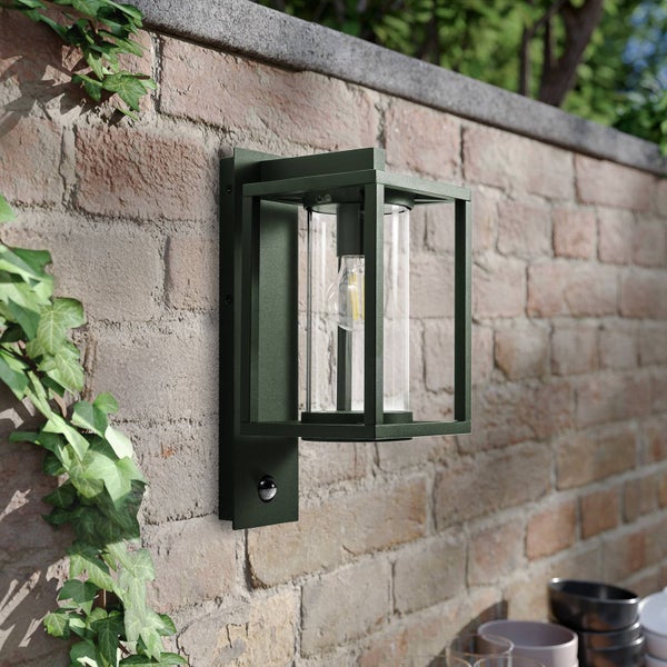 Lucande Wandleuchte außen Ferda mit Bewegungsmelder (spritzwassergeschützt (Modern) in Grün aus Aluminium (1 flammig, E27) - Wandlampe für Außenwand/Hauswand Haus Terrasse und Balkon