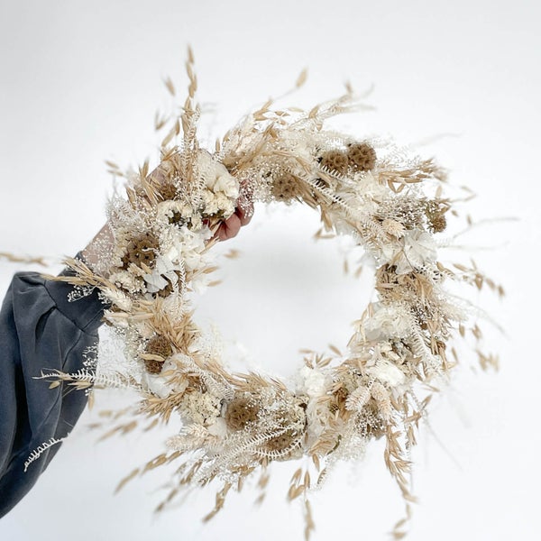 Trockenblumenkranz beige