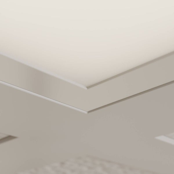 Detailansicht der Ecke eines modernen LED-Panels mit matter Lichtfläche und Metallrahmen.