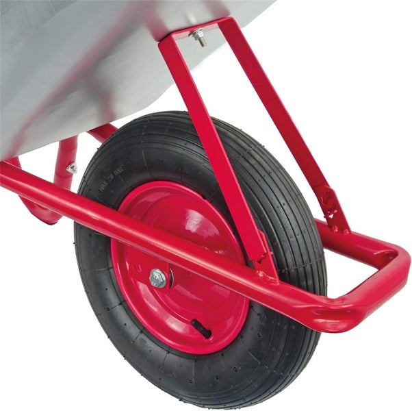 Moderner Teppich mit Blattmuster unter einem Sofa