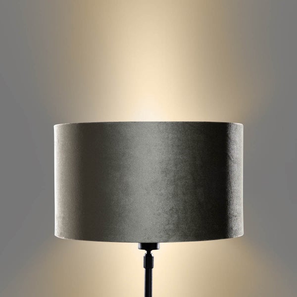 Stehlampe mit Stoffschirm