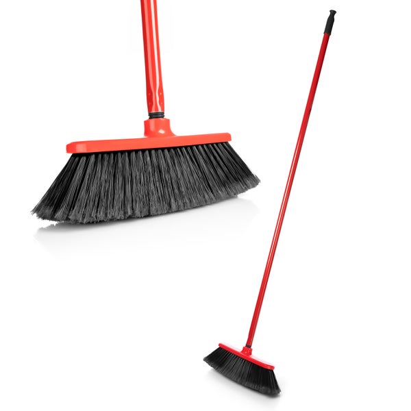Kehrbesen mit Stiel