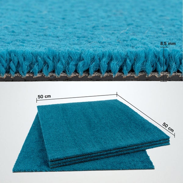 Teppichfliesen mit einer Größe von 50 mal 50 Zentimeter und einer Dicke von 8,5 Millimeter sowie Detailansicht der Textur.