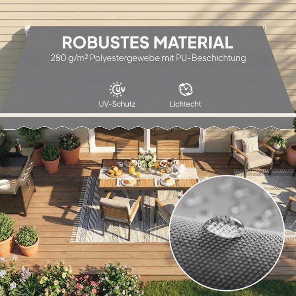 Graue Markise über Terrasse mit Tisch. Detailansicht von robustem, wasserabweisendem Polyestergewebe mit Ultraviolett-Schutz und Lichtechtheit.