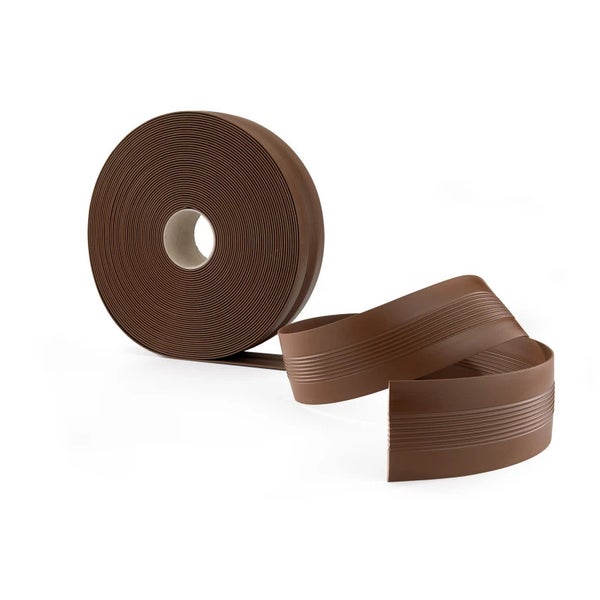Flexible Sockelleiste auf Rolle aus Kunststoff mit Rillenprofil