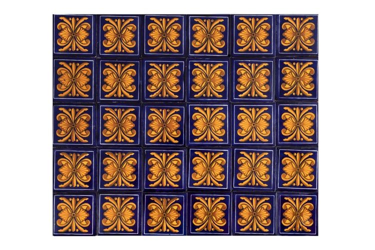 Dekorative Wandfliesen mit floralem Muster