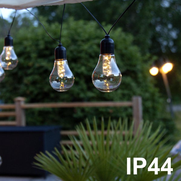 Dekorative Lichterkette mit klaren Glühbirnen für den Außenbereich, Schutzart IP44.