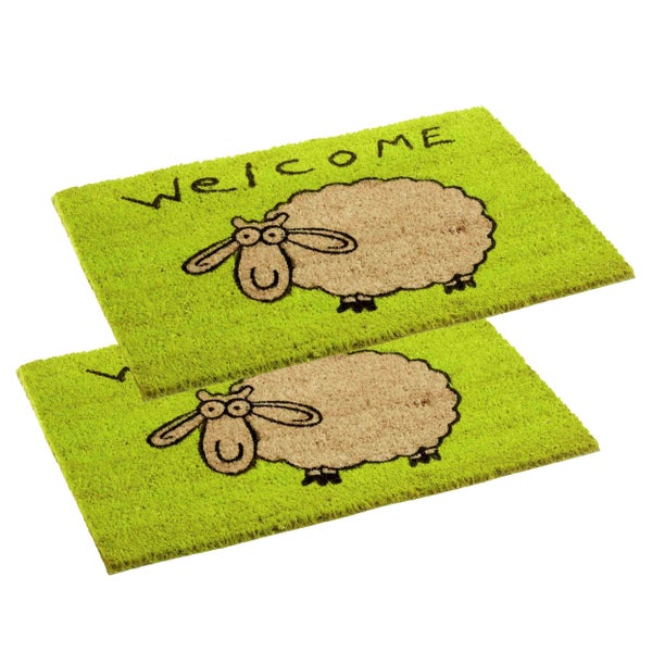 Zwei Fußmatten mit Willkommensgruß und Schafmotiv
