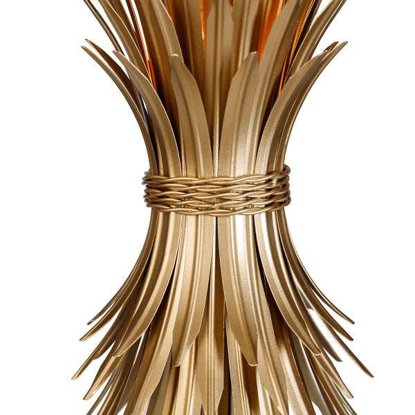 Detailaufnahme einer goldenen Getreideähren-Tischleuchte