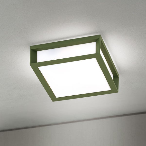 Quadratische LED-Deckenleuchte mit grünem Metallrahmen und weißer Leuchtfläche.