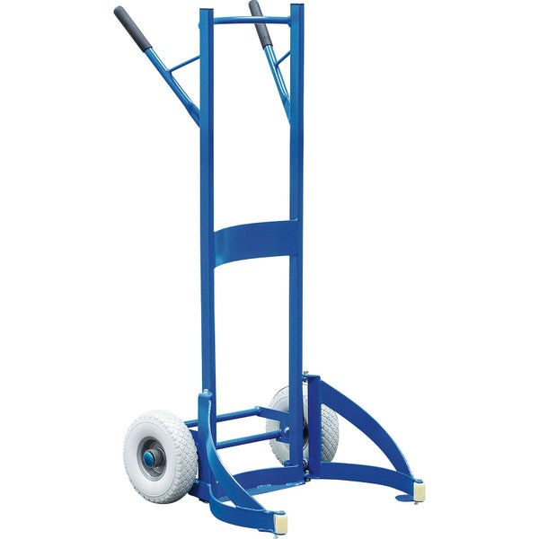 Gerätehaus aus Kunststoff mit Satteldach und Doppeltür mit Fenstern, im Garten auf einer Rasenfläche platziert.