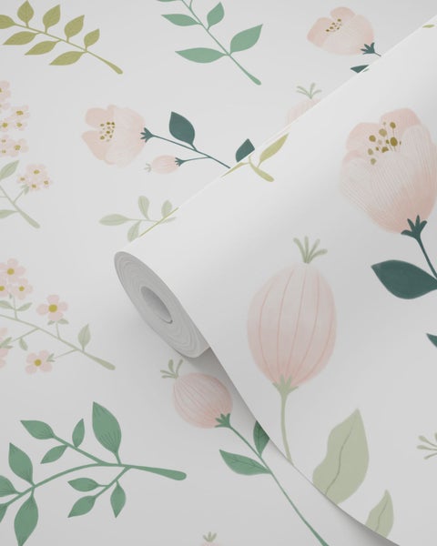 Tapetenrolle mit floralem Muster, illustrierten Blüten, Knospen und Blättern.