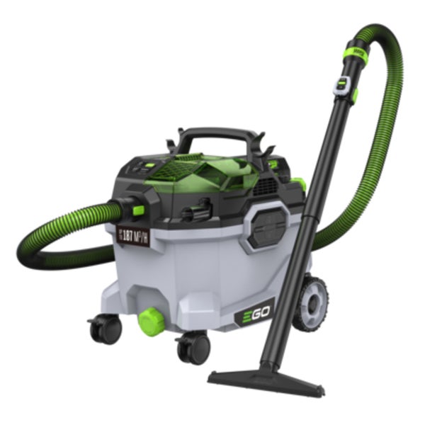 Grauer EGO Nass-Trockensauger mit grünem Schlauch, Bodendüse und Rollen.